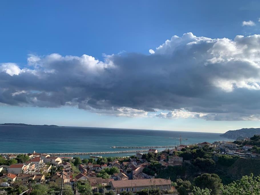 Superbe Terrasse Avec Vue Panoramique Sur La Mer Марсель Экстерьер фото